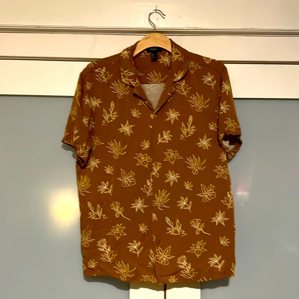 Short sleeve forever 21 tan tiki shirt